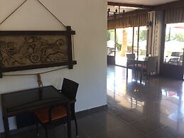 Helene Apart Hotel