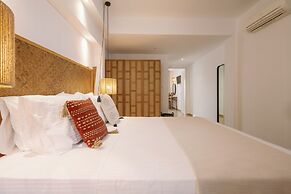 Ariadne Hotel