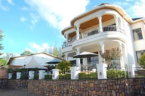 Step Town Hotel