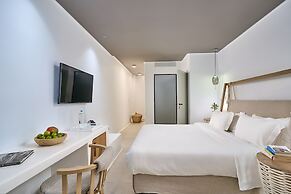 Adorno Beach Hotel & Suites