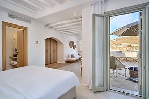 Adorno Beach Hotel & Suites