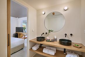 Adorno Beach Hotel & Suites