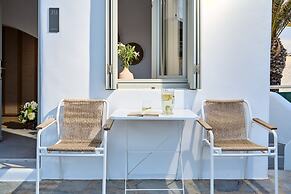 Adorno Beach Hotel & Suites
