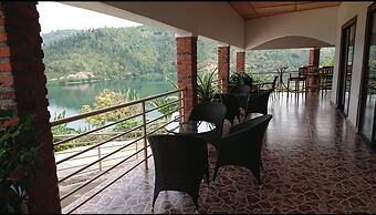 Kivu Lodge