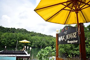 Mark House Bungalow