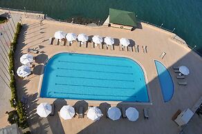 Lamos Hotel