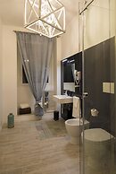 So & Leo Guest House