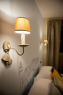 So & Leo Guest House