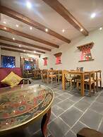 Three Jewels Boutique Hotel