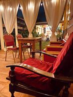 Three Jewels Boutique Hotel