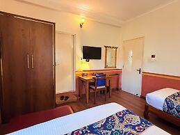 Three Jewels Boutique Hotel