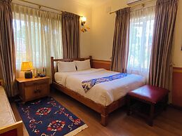 Three Jewels Boutique Hotel
