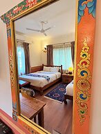 Three Jewels Boutique Hotel