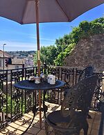 Ascot House Hotel