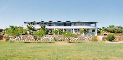 Grand Ada Family Hotel