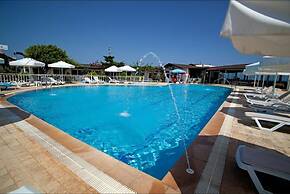 Grand Ada Family Hotel