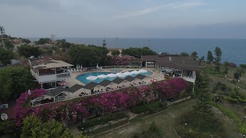 Grand Ada Family Hotel
