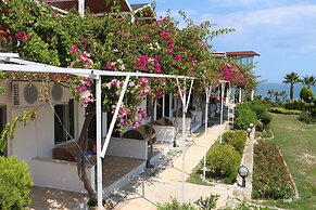 Grand Ada Family Hotel