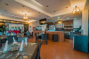Skylodge Resort