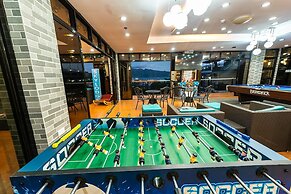 Skylodge Resort