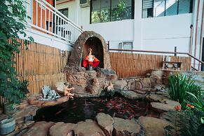 Skylodge Resort