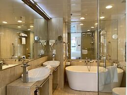 IW Hotel