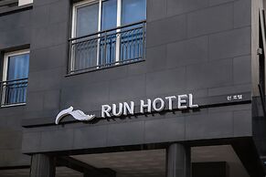 Run Hotel