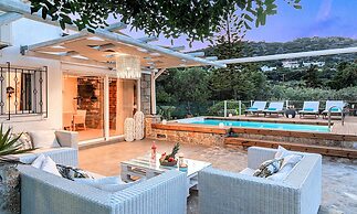 Cretan Lodge Private Heated Pool