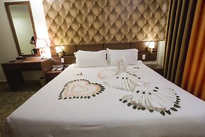 3MG Lakeside Hotel
