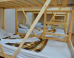 Hotel Lana - Hostel