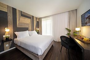 Azur Hotel