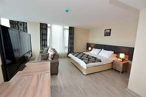 Dora Hotel