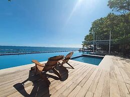La Luz Beach Resort