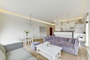 Navy Group - Old Town Apartments