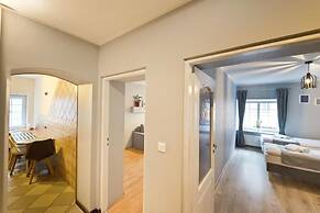 Navy Group - Old Town Apartments