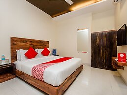 OYO 11747 Hotel Sai Comforts