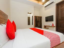 OYO 11747 Hotel Sai Comforts
