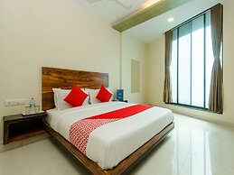 OYO 11747 Hotel Sai Comforts