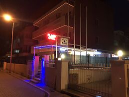 Flash Hotel