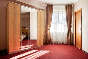 WaterLoo Hotel