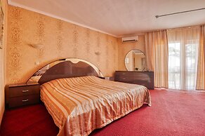 WaterLoo Hotel