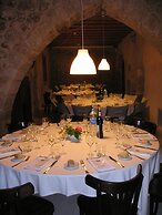 Cal Maginet Hotel