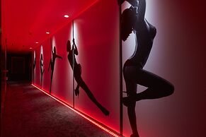 Hotel Love