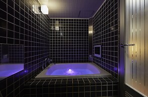 Hotel Love
