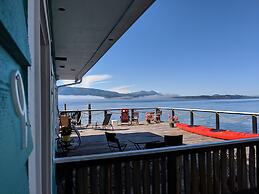 Nimpkish Hotel