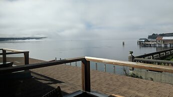 Nimpkish Hotel
