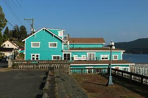 Nimpkish Hotel