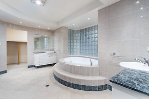 Luxury Bungalow