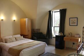 Artists' Colony Inn Zefat