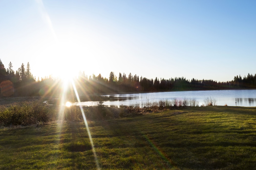 Schott’s Lake Conference & Resort